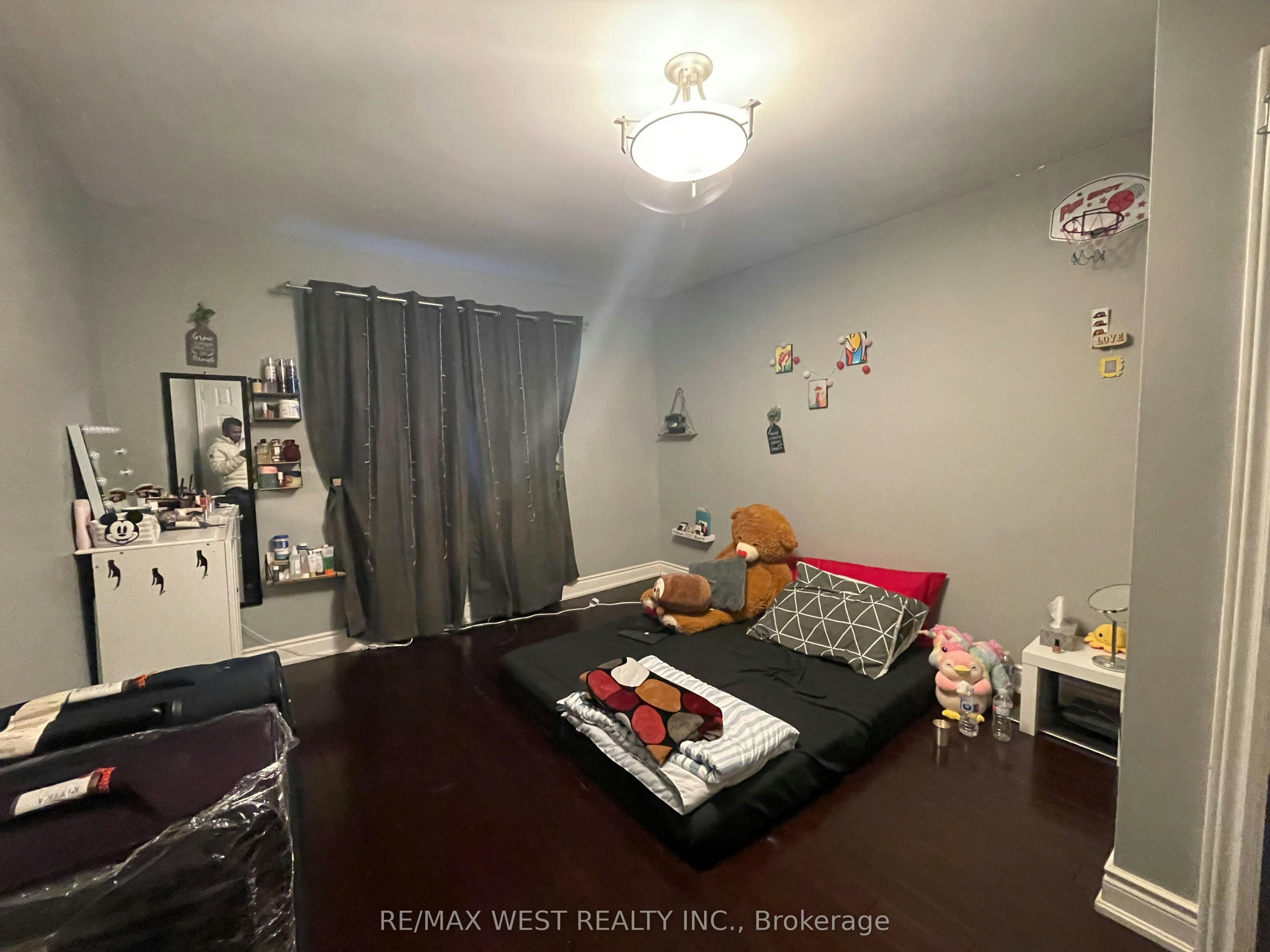 Upper-25 Coronado Court, Toronto, ON, M9M 1S6 - 15