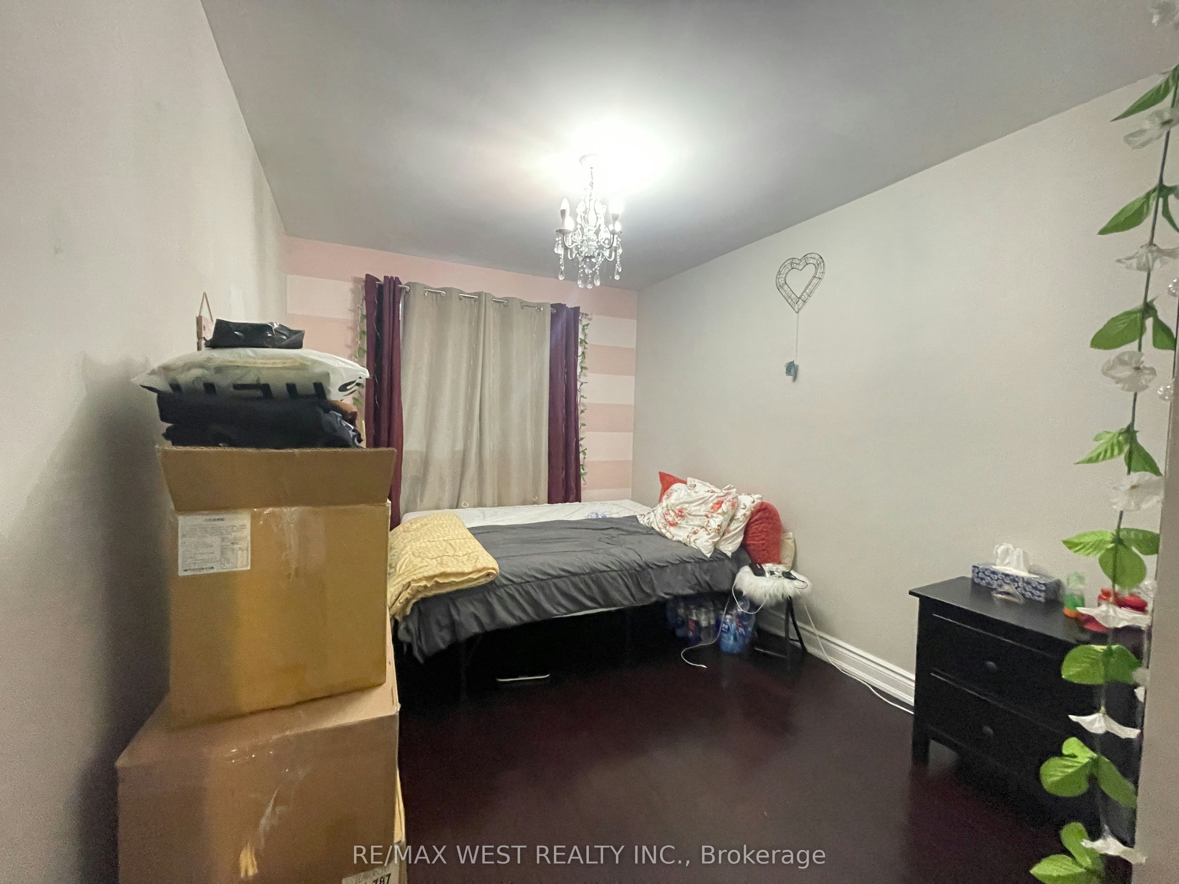 Upper-25 Coronado Court, Toronto, ON, M9M 1S6 - 13