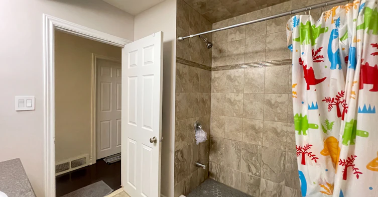 Upper-25 Coronado Court, Toronto, ON, M9M 1S6 - 5