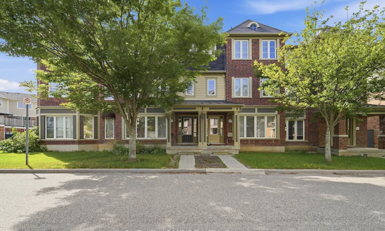 888 Jempson Path