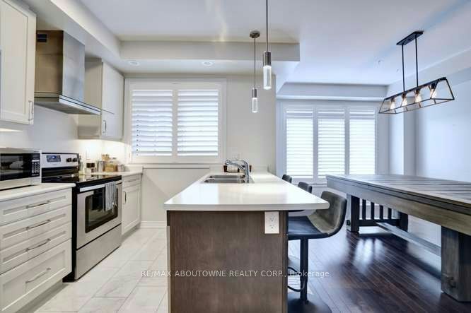 2435 Greenwich Drive, Oakville, ON, L6M 0S4 - 11
