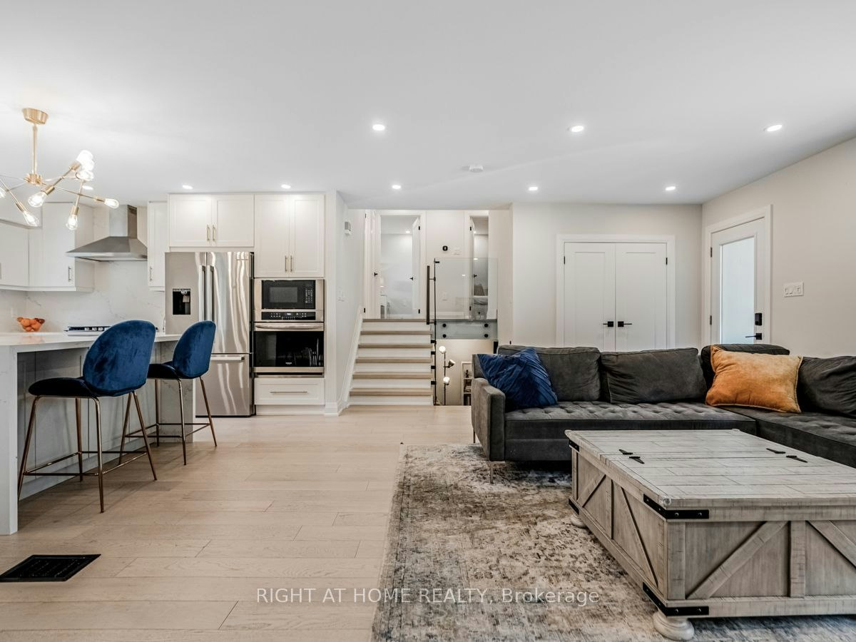 883 Francis Road, Burlington, ON, L7T 3Y3 - 8