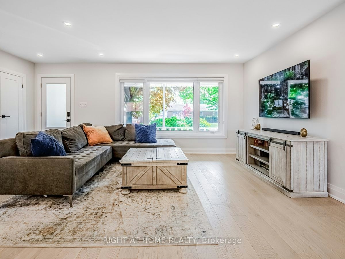 883 Francis Road, Burlington, ON, L7T 3Y3 - 3