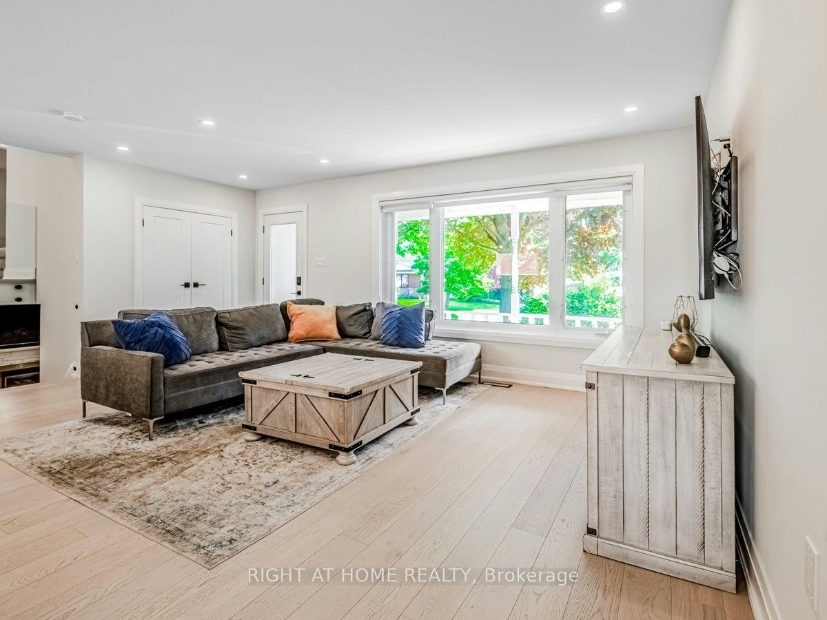 883 Francis Road, Burlington, ON, L7T 3Y3 - 4