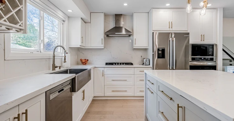 883 Francis Road, Burlington, ON, L7T 3Y3