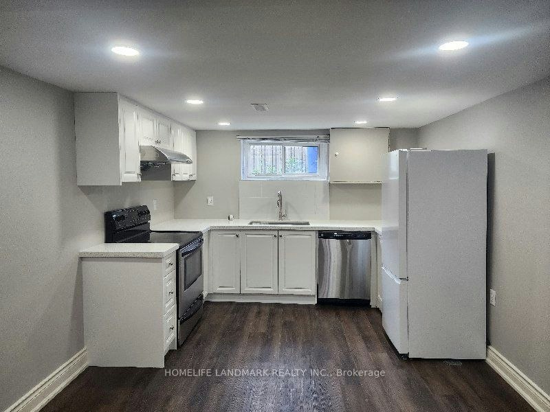 2042 Constance Drive, Oakville, ON, L6J 2V5 3