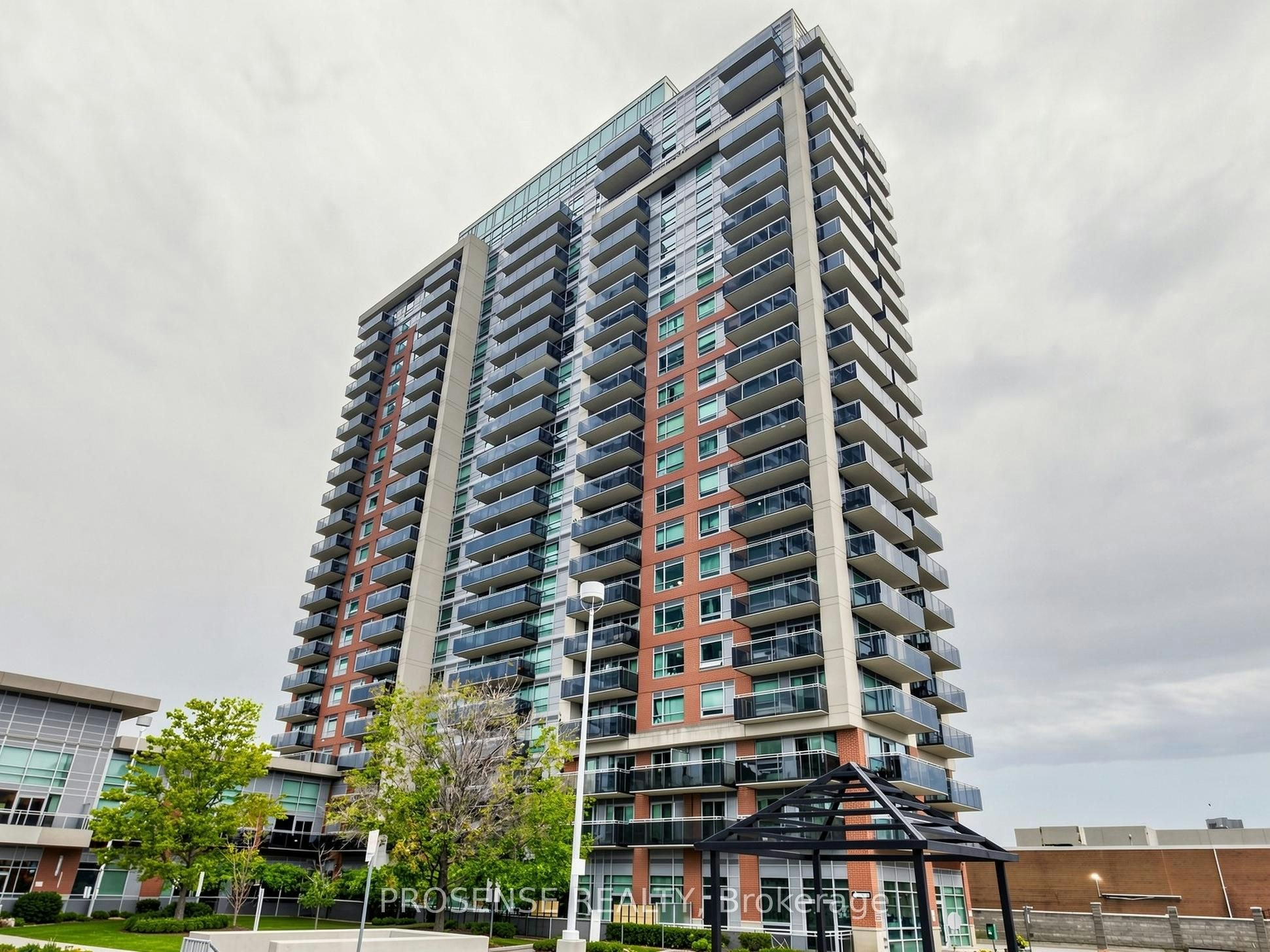 306-215 Queen Street W, Brampton, ON, L6W 0A9
