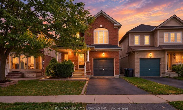 26 Peachleaf Crescent S