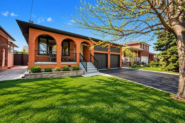 19 Hamer Boulevard, Toronto, ON, M9R 4A8