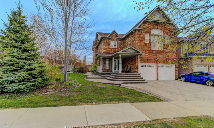 806 White Clover Way