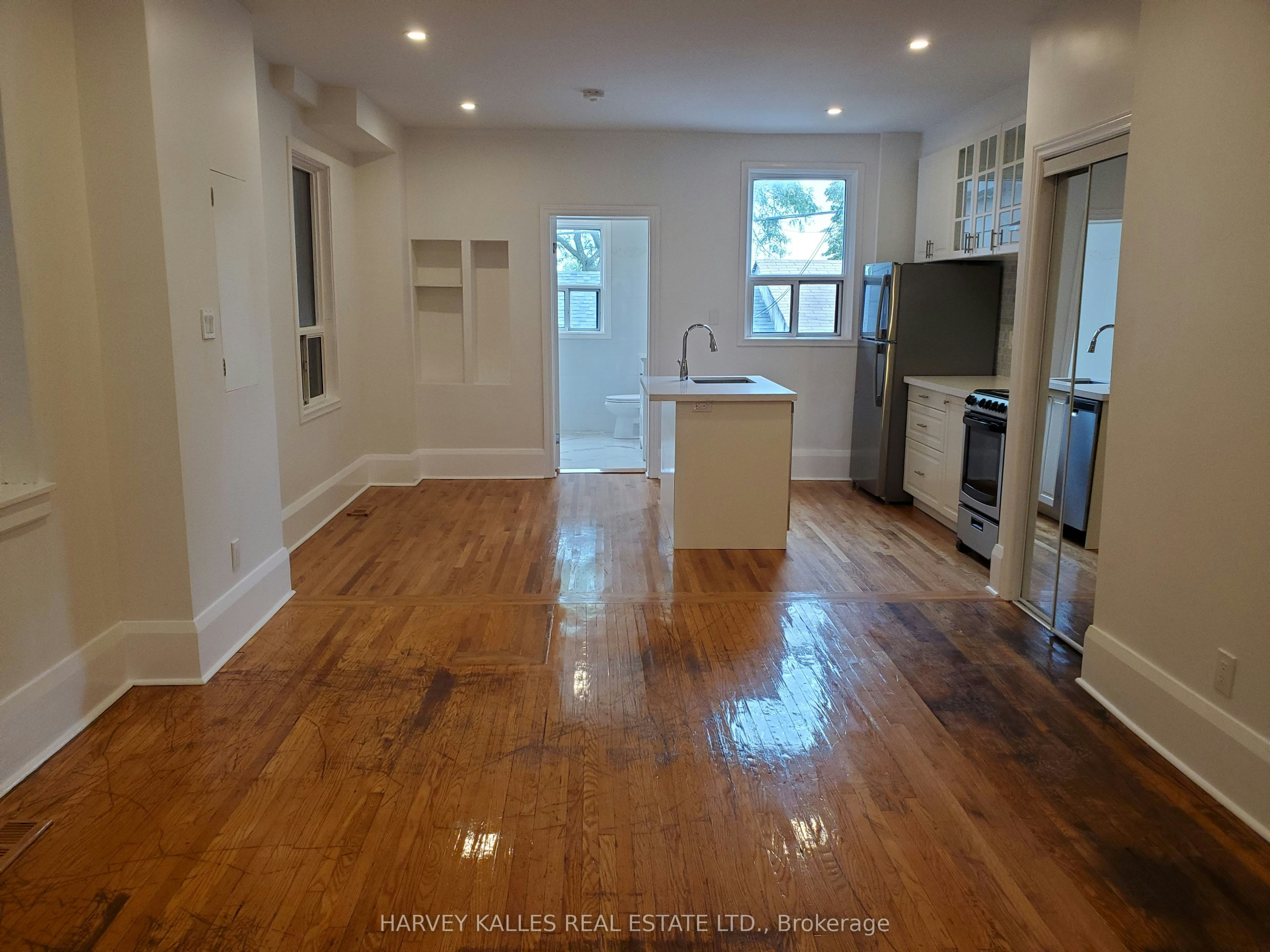 Main-1300 Lansdowne Avenue, Toronto, ON, M6K 2V9 - 14