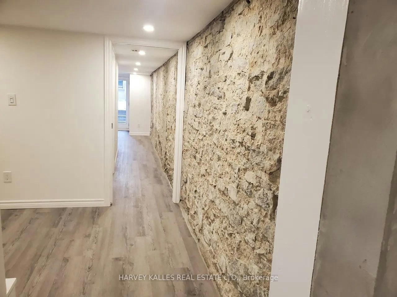 Main-1300 Lansdowne Avenue, Toronto, ON, M6K 2V9 - 24