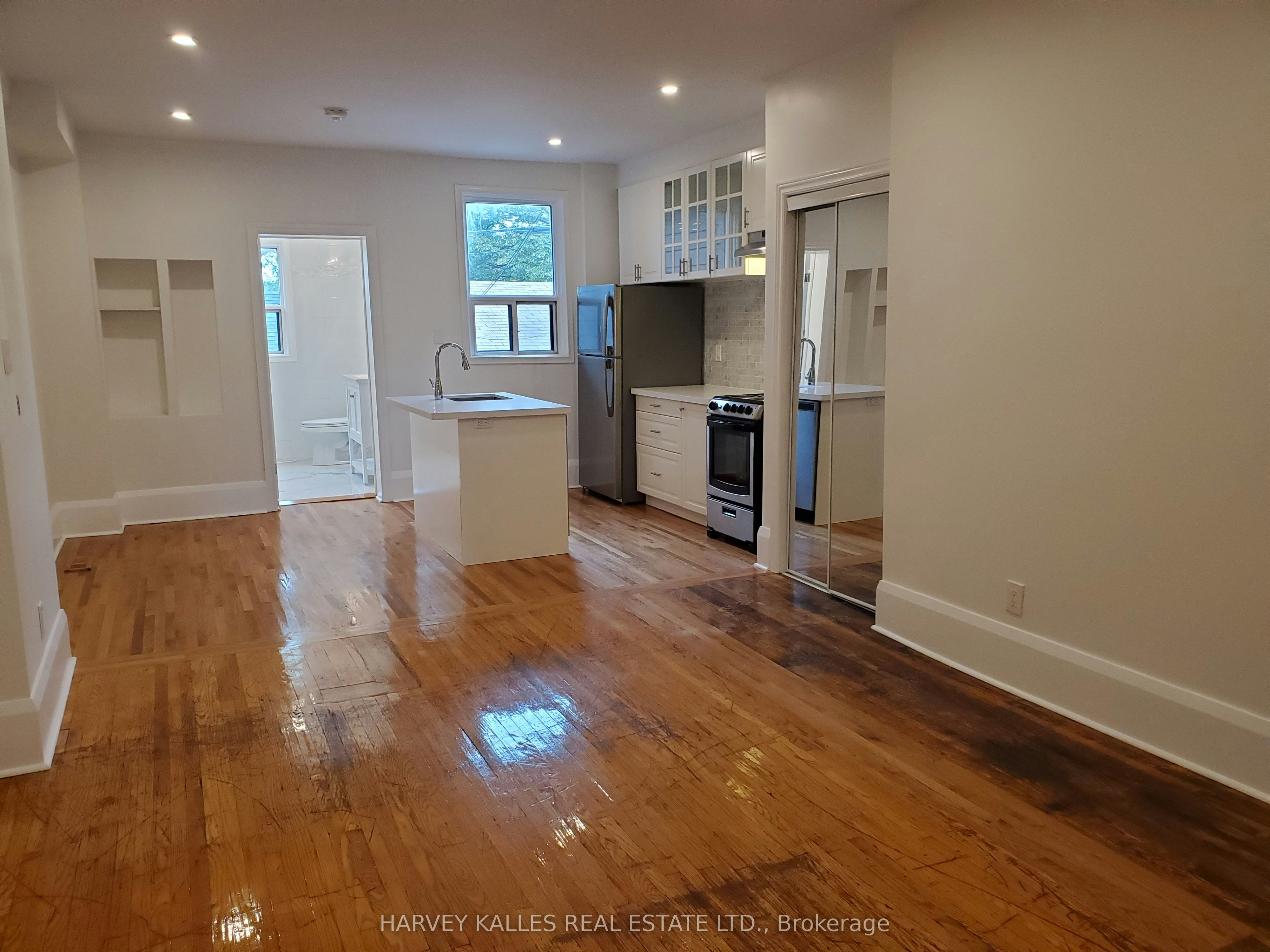 Main-1300 Lansdowne Avenue, Toronto, ON, M6K 2V9