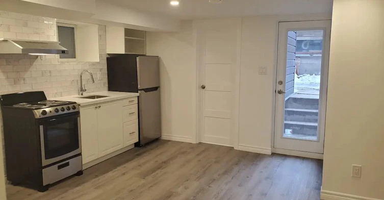 Main-1300 Lansdowne Avenue, Toronto, ON, M6K 2V9 - 25