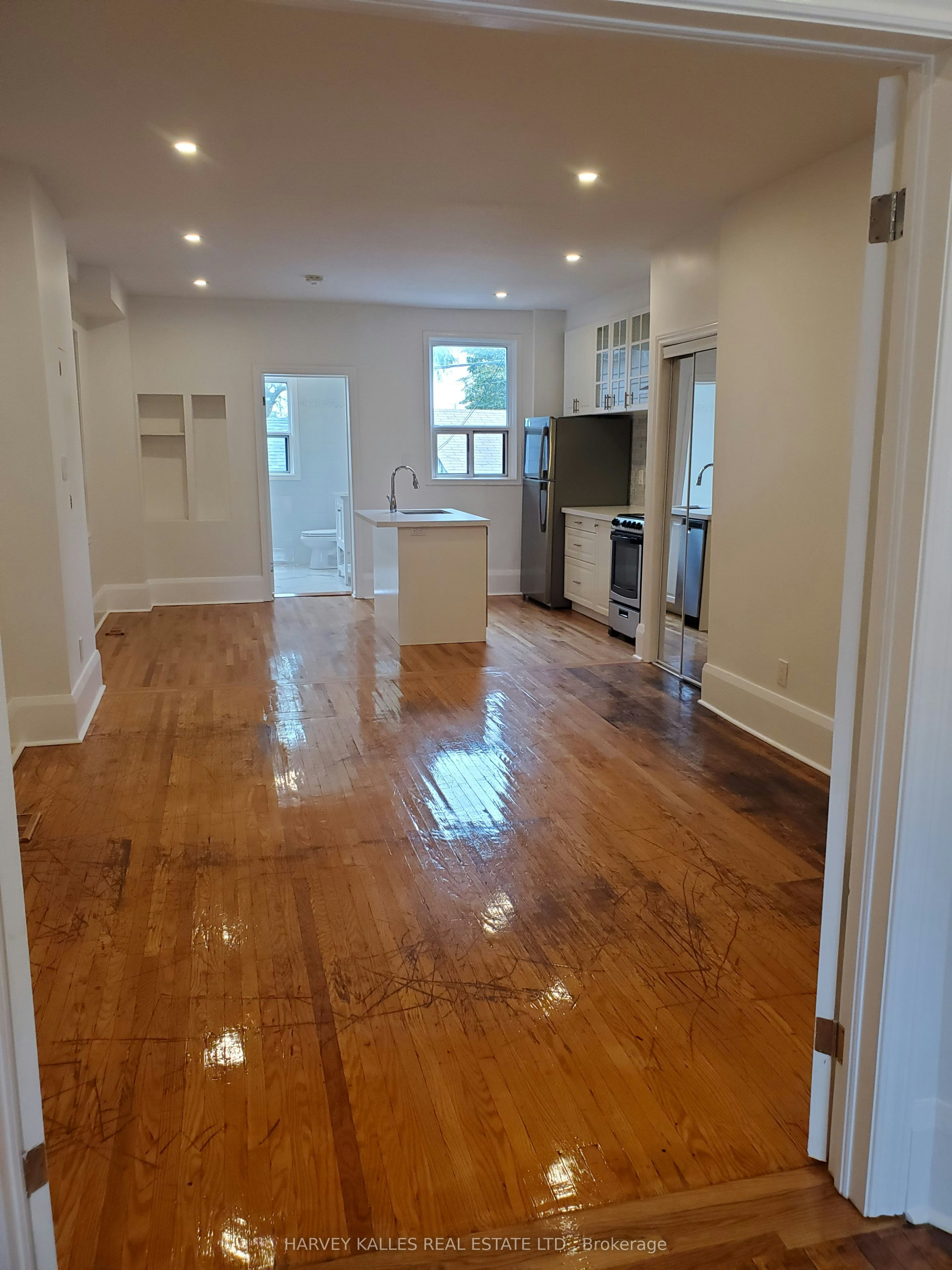 Main-1300 Lansdowne Avenue, Toronto, ON, M6K 2V9 - 12