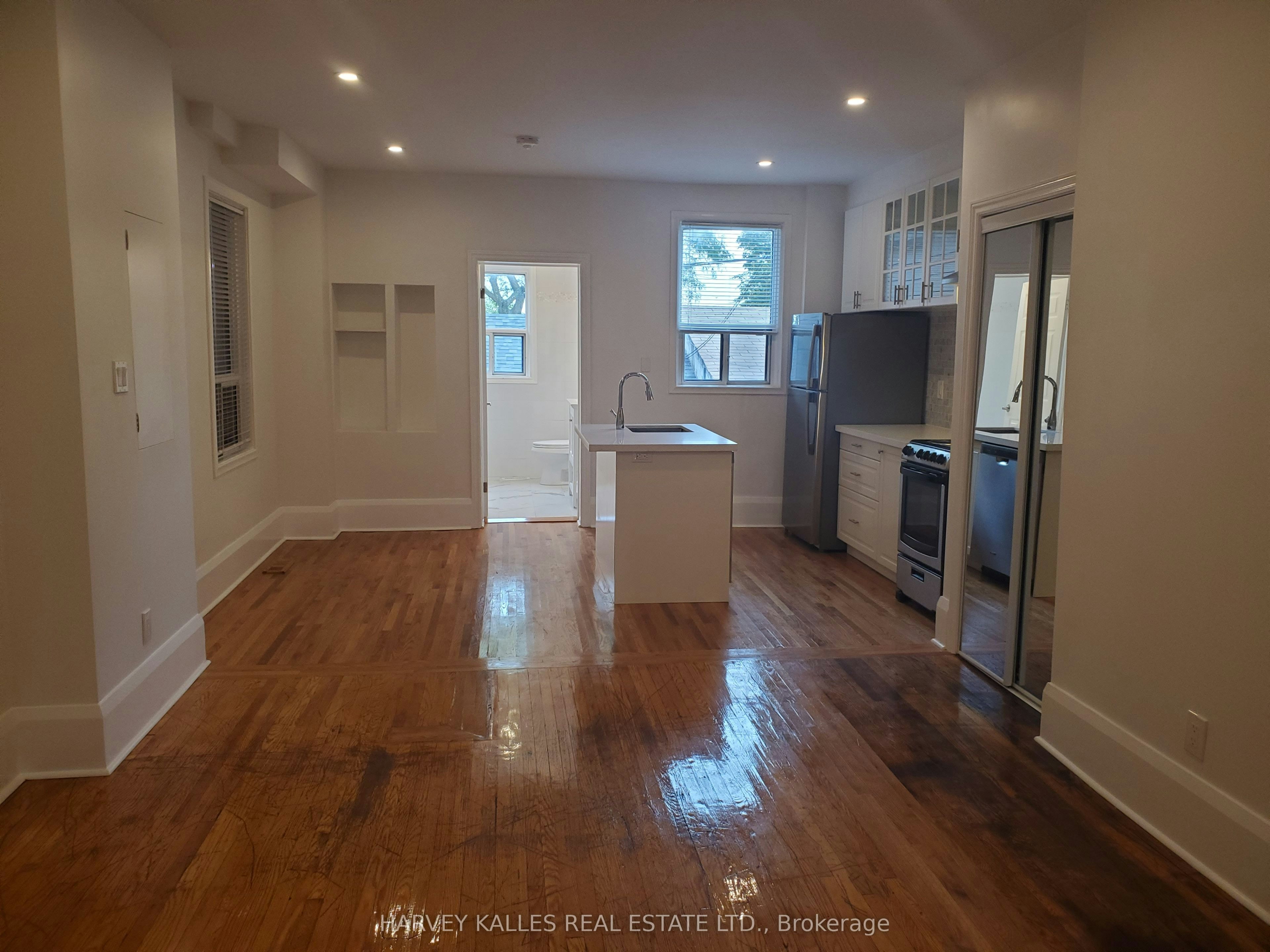 Main-1300 Lansdowne Avenue, Toronto, ON, M6K 2V9 - 13