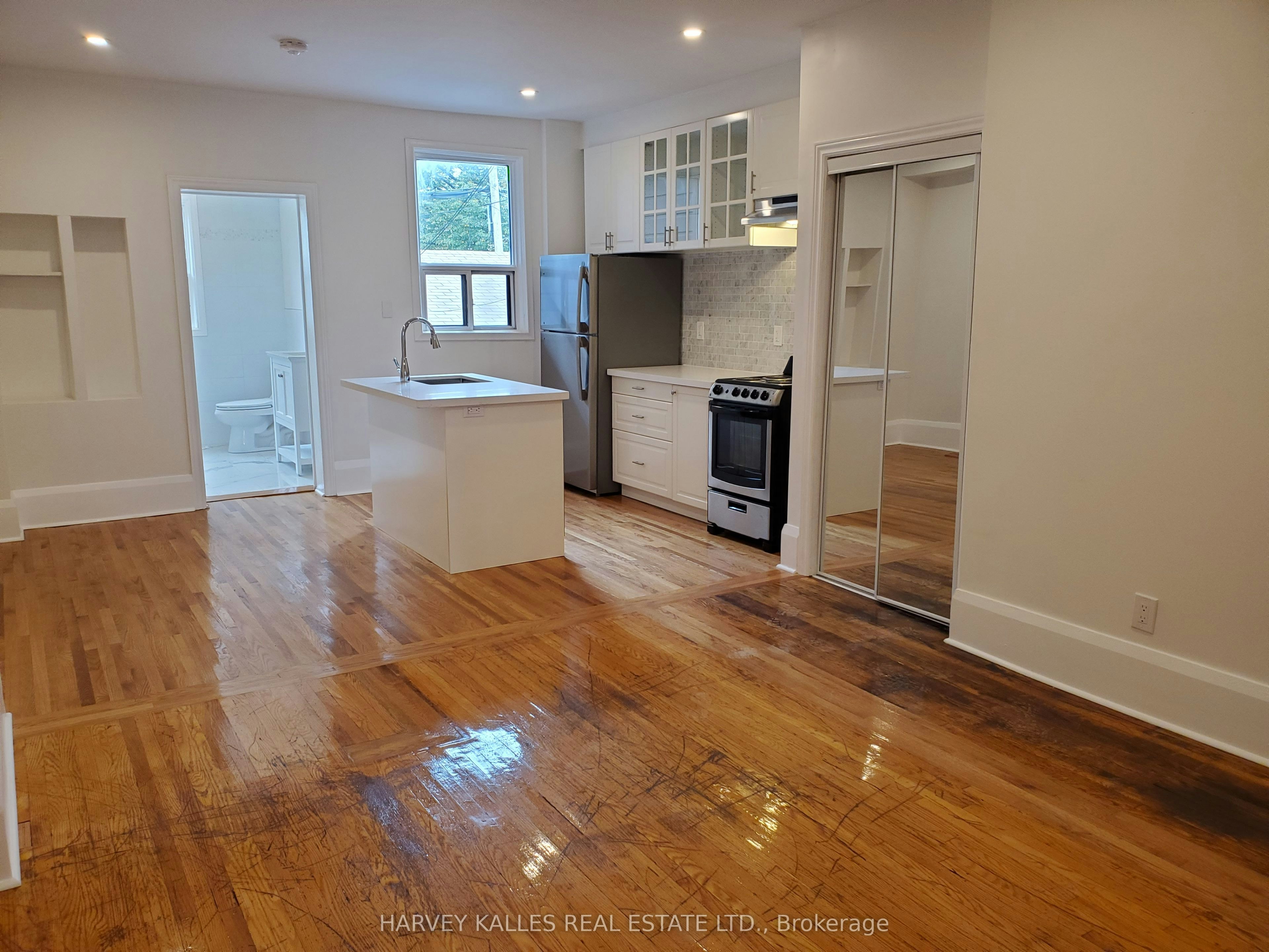 Main-1300 Lansdowne Avenue, Toronto, ON, M6K 2V9 - 7