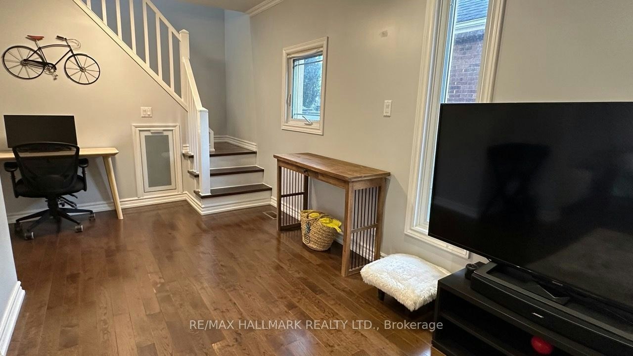 15 Daniels Street, Toronto, ON, M8Y 1L6 - 4
