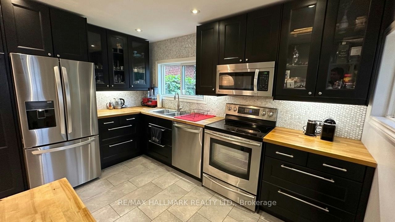 15 Daniels Street, Toronto, ON, M8Y 1L6 - 17