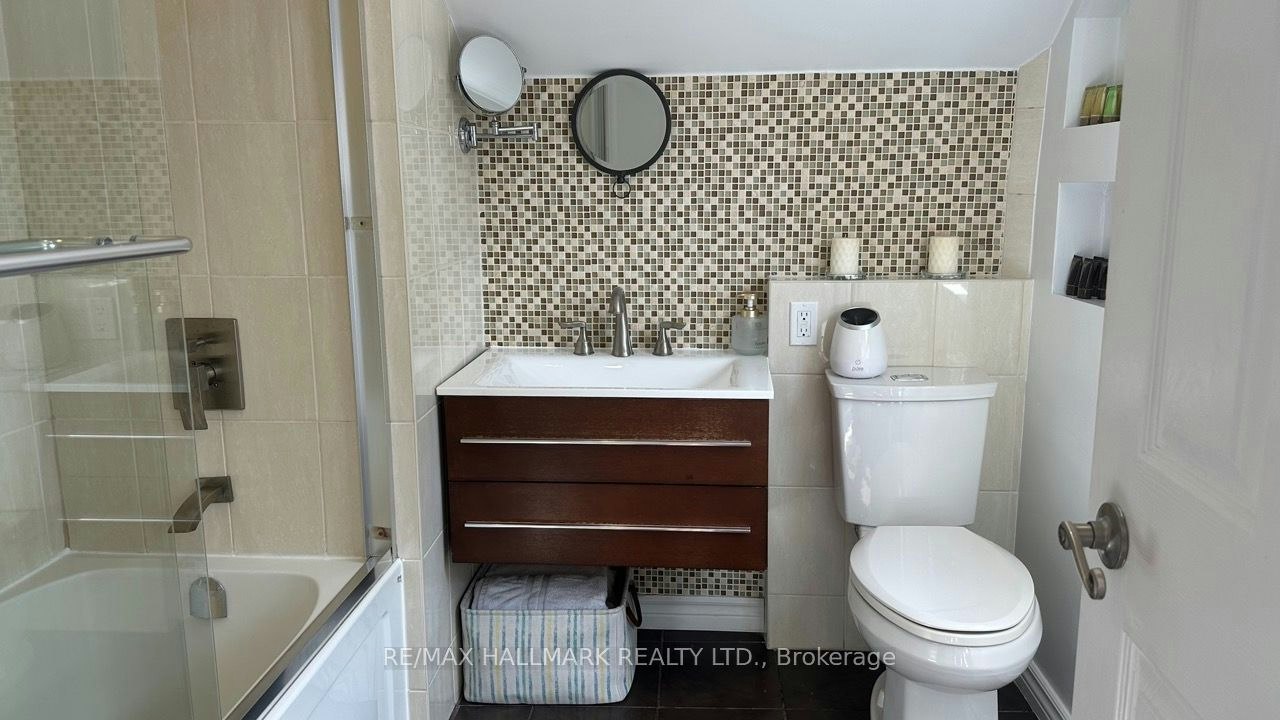 15 Daniels Street, Toronto, ON, M8Y 1L6 - 34