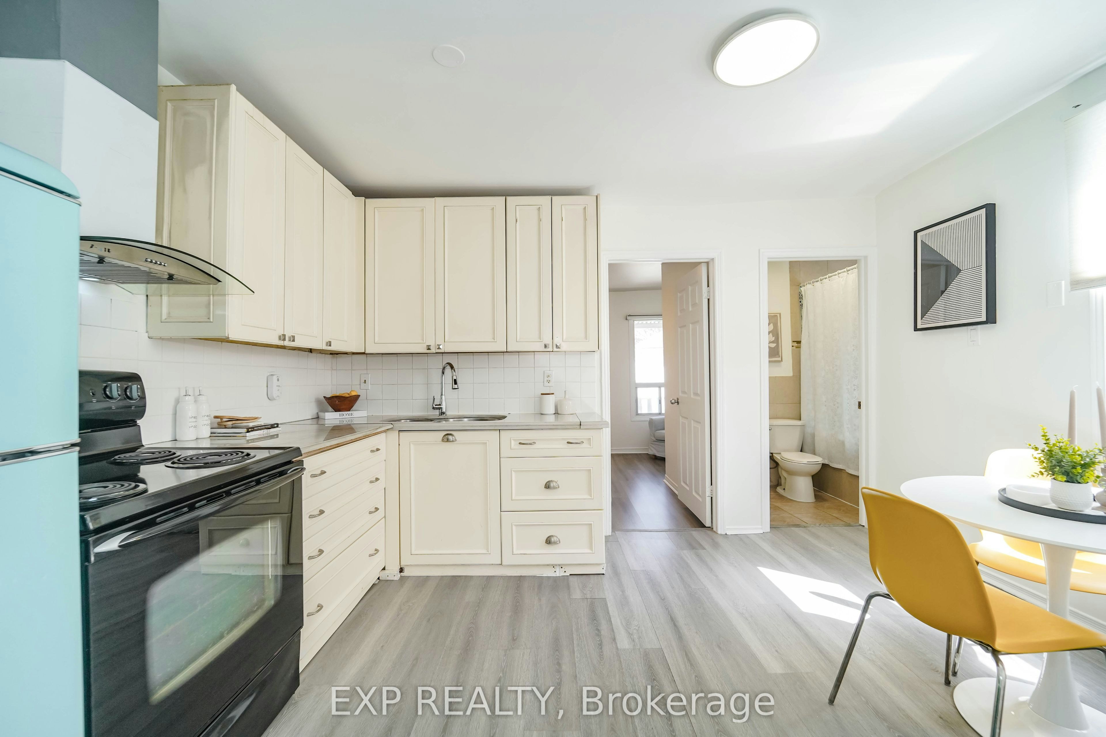 Upper-47 Greendale Avenue, Toronto, ON, M6N 4P4 - 8