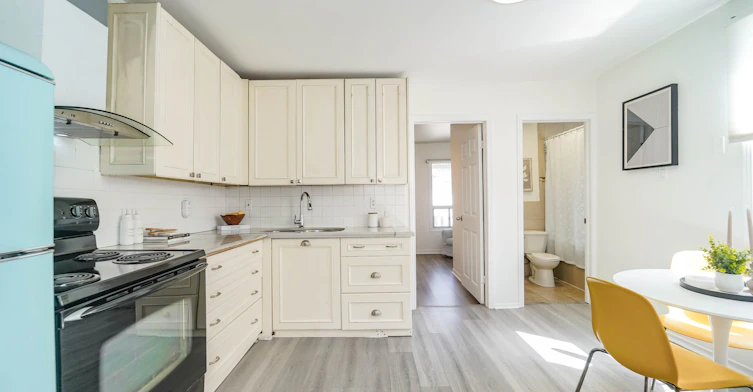 Upper-47 Greendale Avenue, Toronto, ON, M6N 4P4 - 8