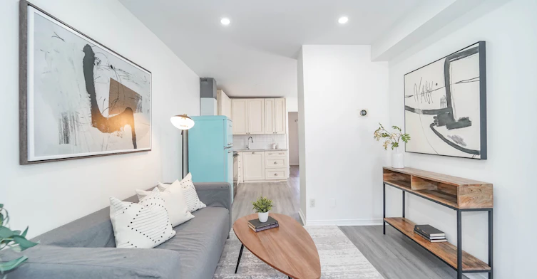 Upper-47 Greendale Avenue, Toronto, ON, M6N 4P4 - 3