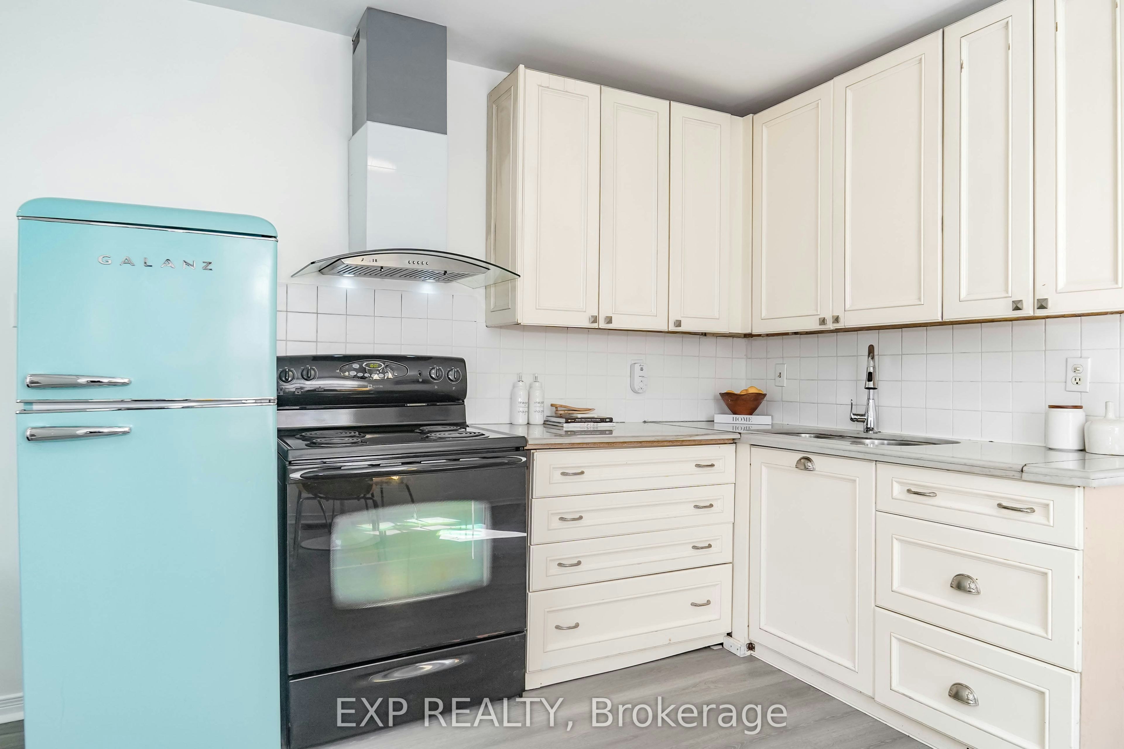 Upper-47 Greendale Avenue, Toronto, ON, M6N 4P4 - 7