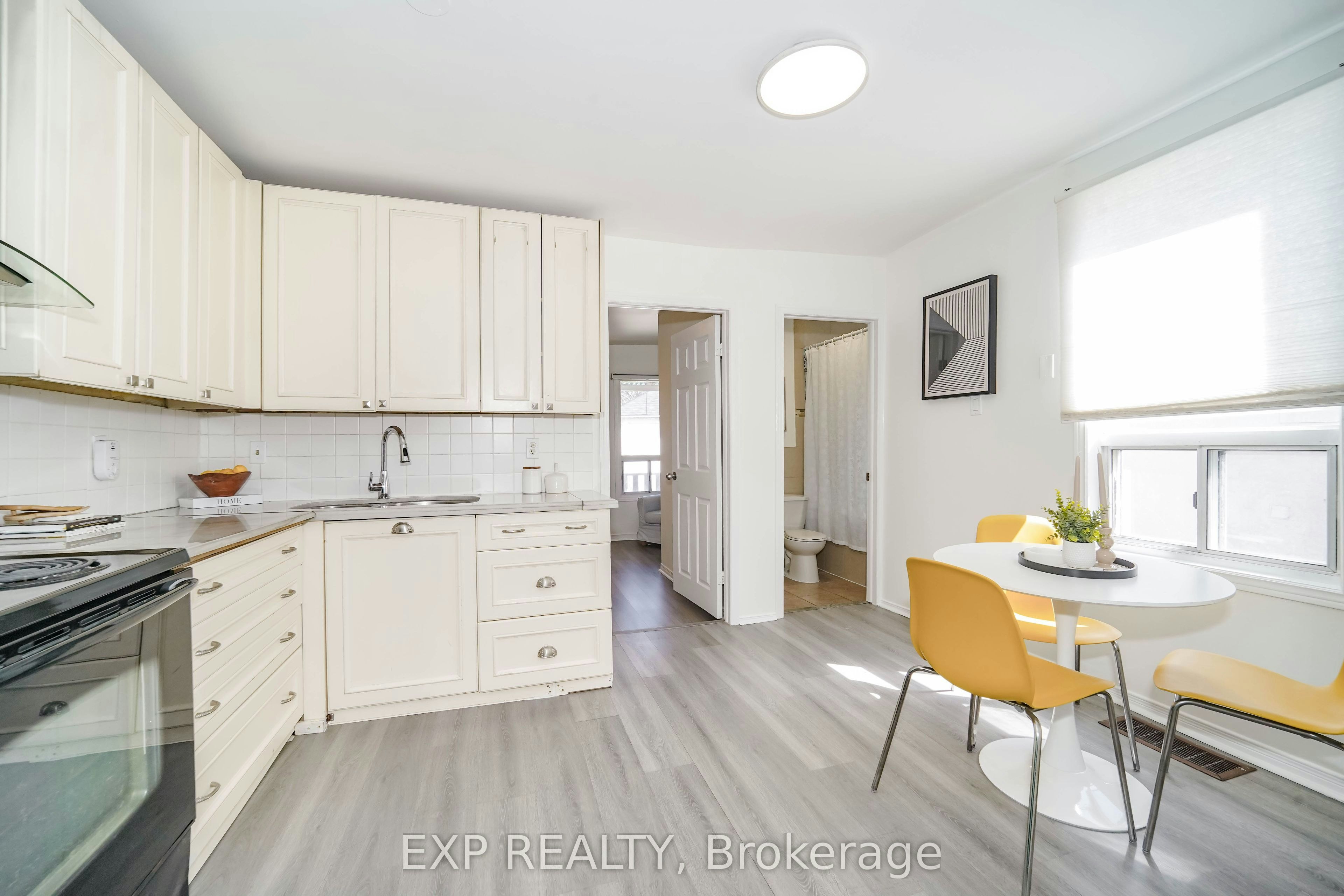 Upper-47 Greendale Avenue, Toronto, ON, M6N 4P4 - 5