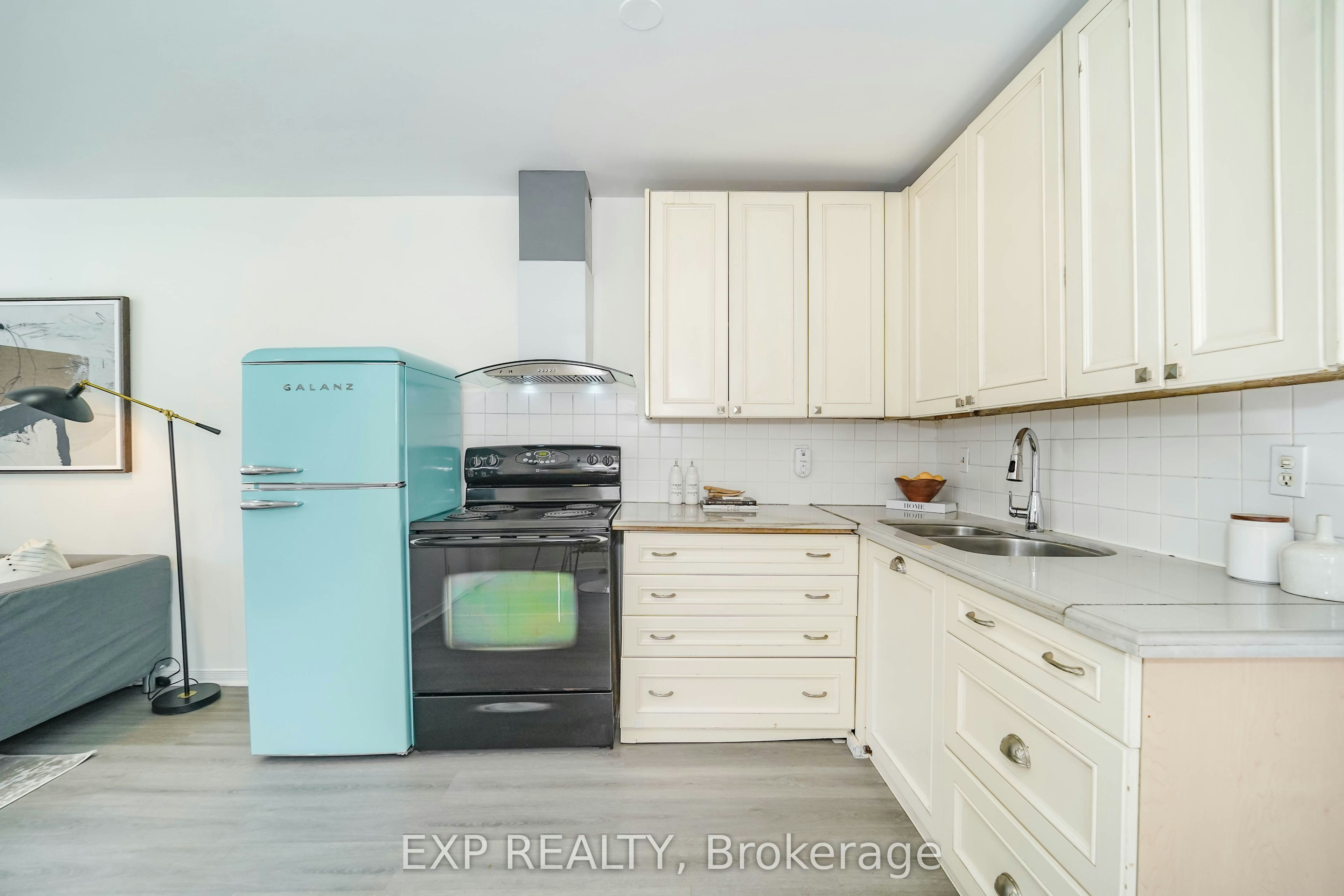 Upper-47 Greendale Avenue, Toronto, ON, M6N 4P4 - 10