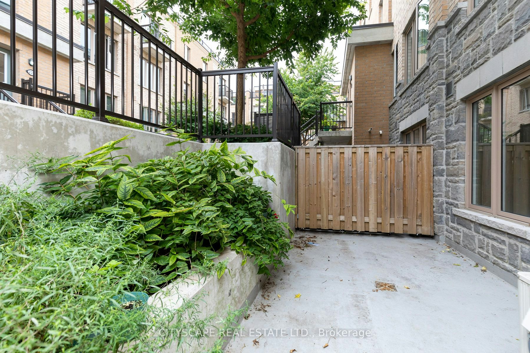 116-9 Foundry Avenue, Toronto, ON, M6H 0B7 - 13