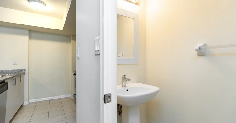 116-9 Foundry Avenue, Toronto, ON, M6H 0B7 - 17