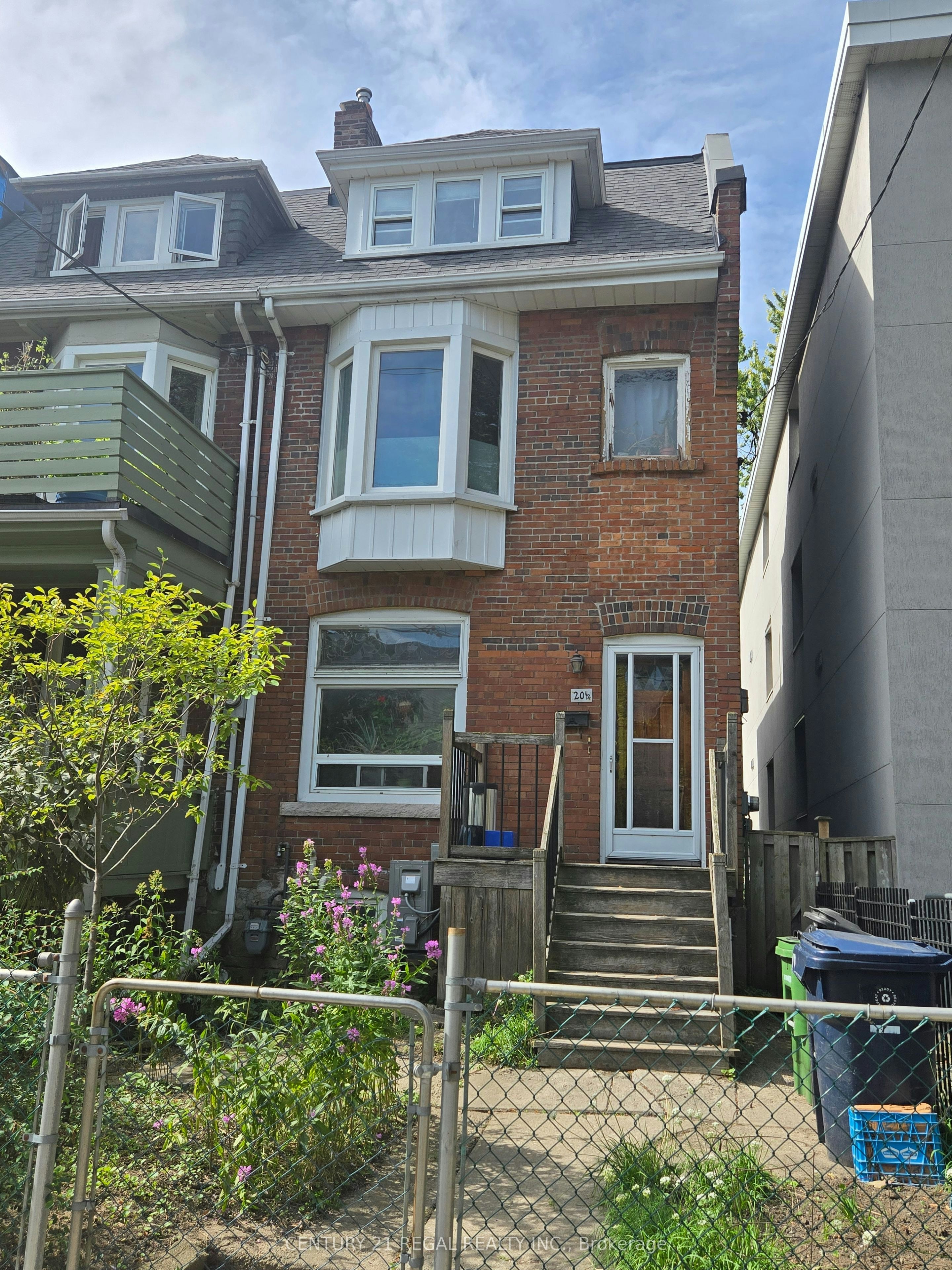 201/2 O'hara Avenue NE, Toronto, ON, M6K 2P8