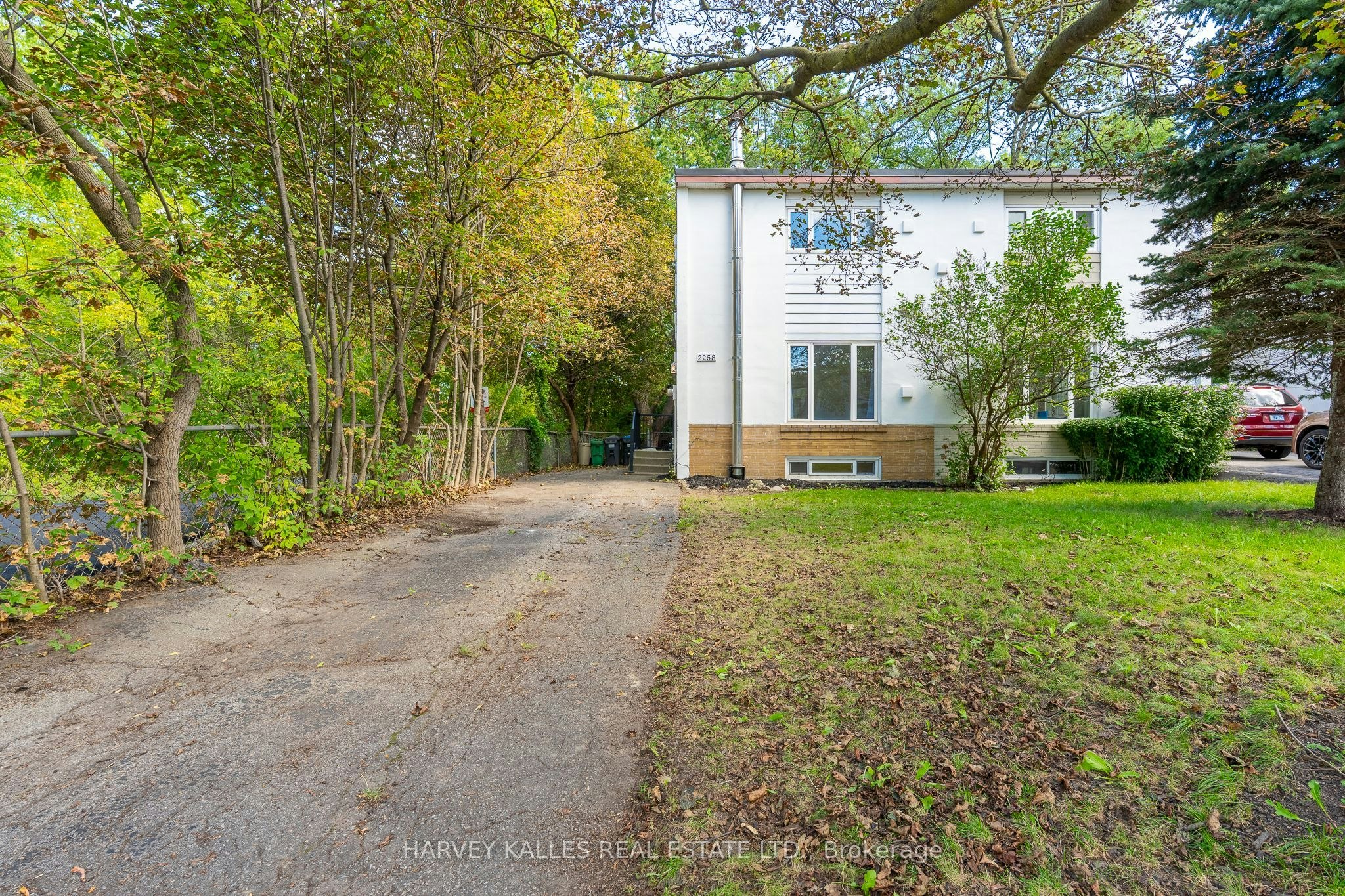 2258 Brookhurst Road, Mississauga, ON, L5J 1P9
