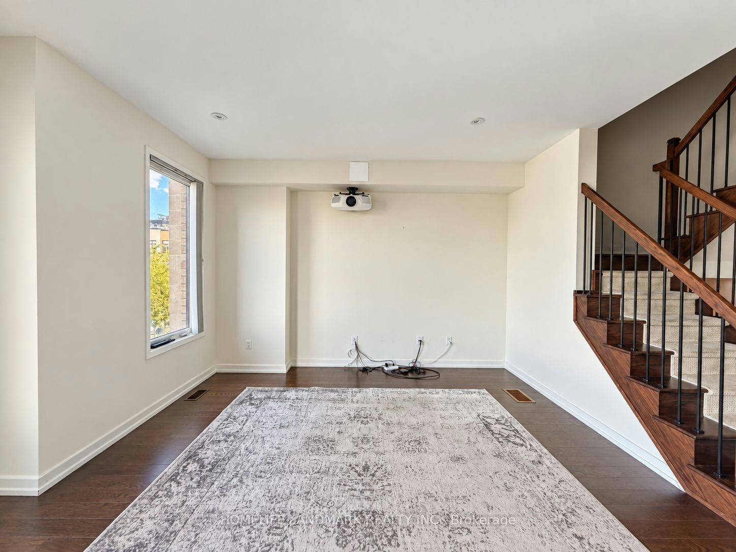3-211 Squire Crescent, Oakville, ON, L6H 7C3 - 4