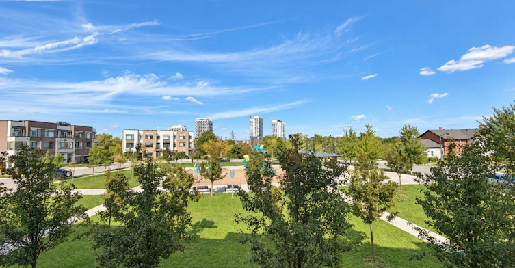 3-211 Squire Crescent, Oakville, ON, L6H 7C3 - 2