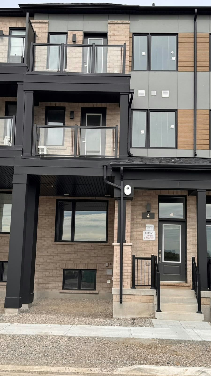 4 Twinflower Way, Brampton, ON, L7A 5N1 - 2