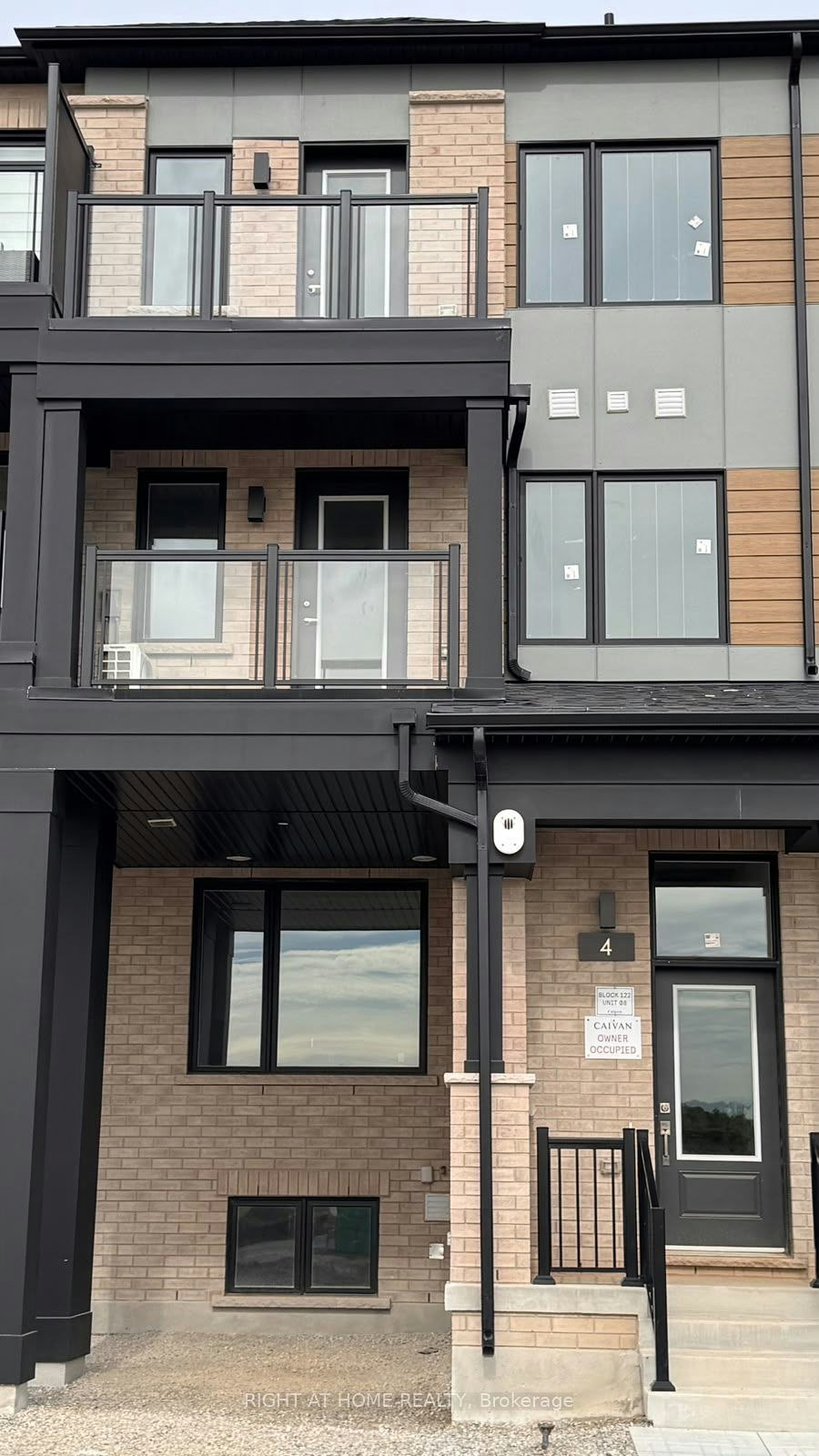 4 Twinflower Way, Brampton, ON, L7A 5N1