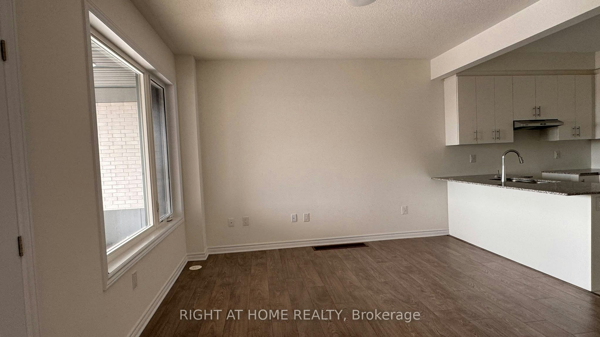 4 Twinflower Way, Brampton, ON, L7A 5N1 - 4
