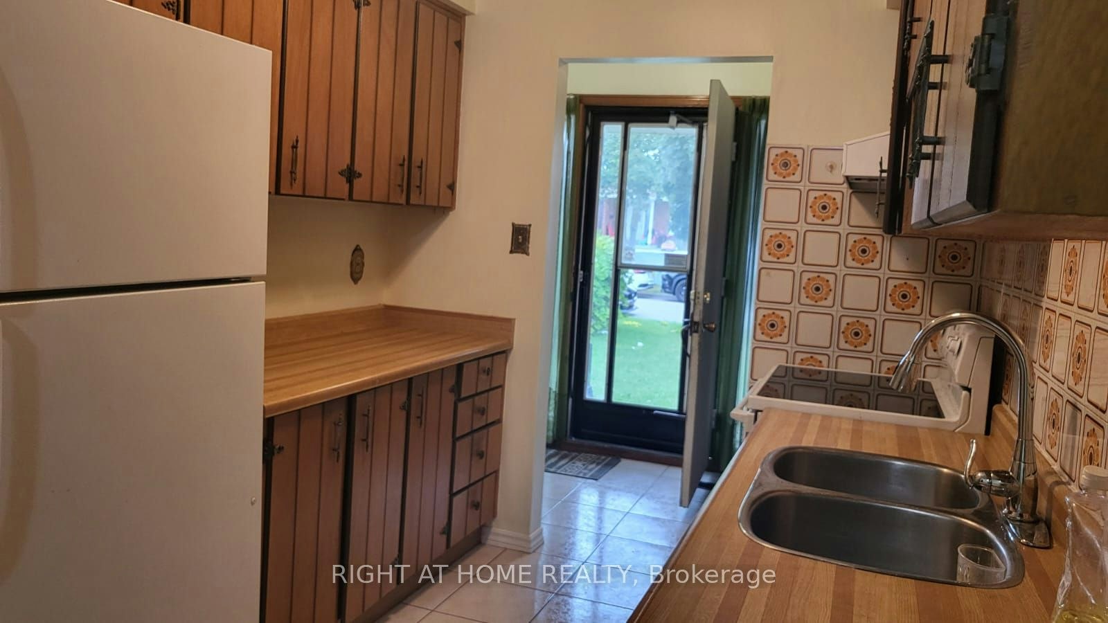 31 Manitou Crescent, Brampton, ON, L6S 2Z6 - 7