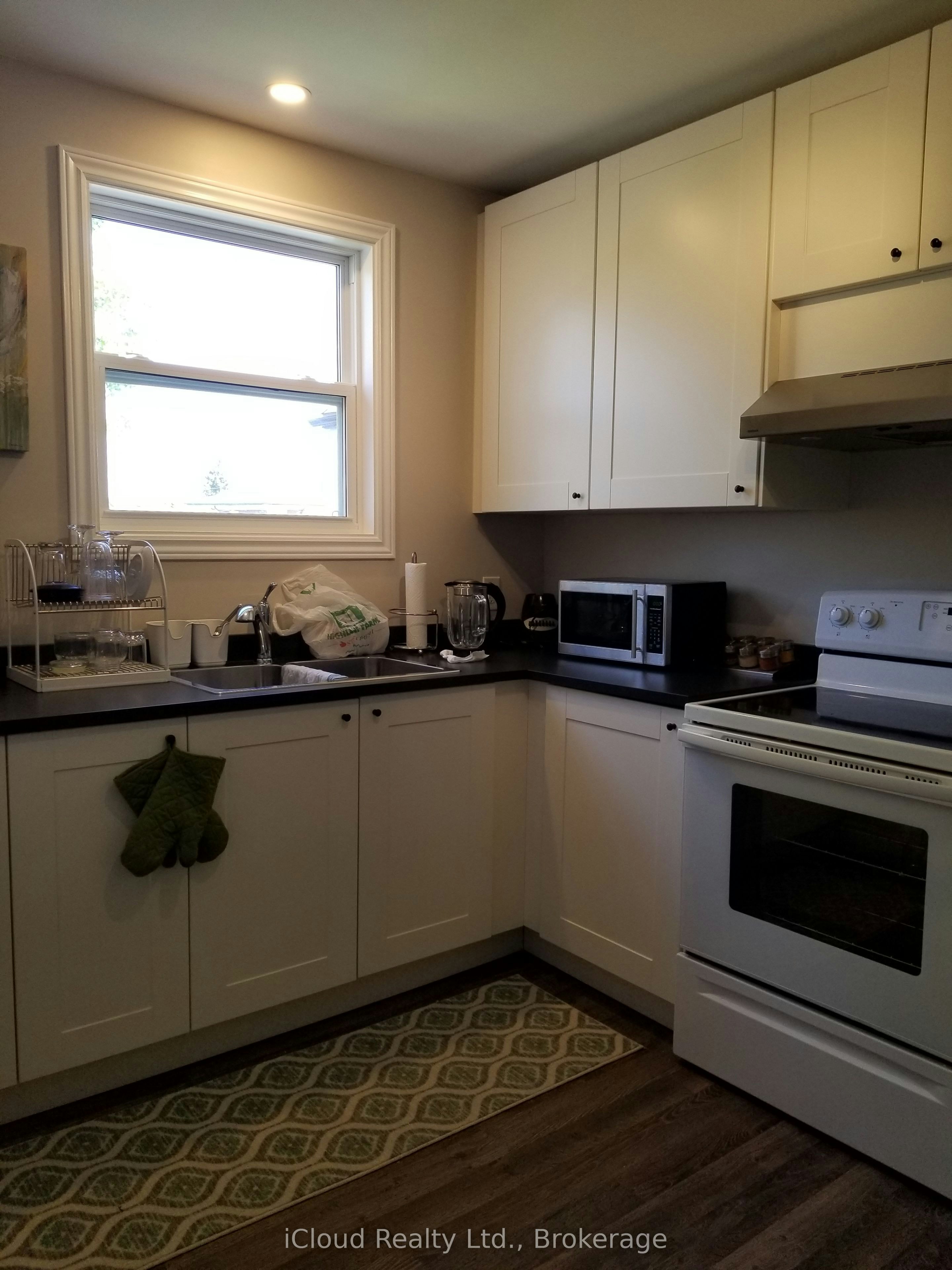 2C-795 Lakeshore Road E, Mississauga, ON, L5E 1C8 - 4