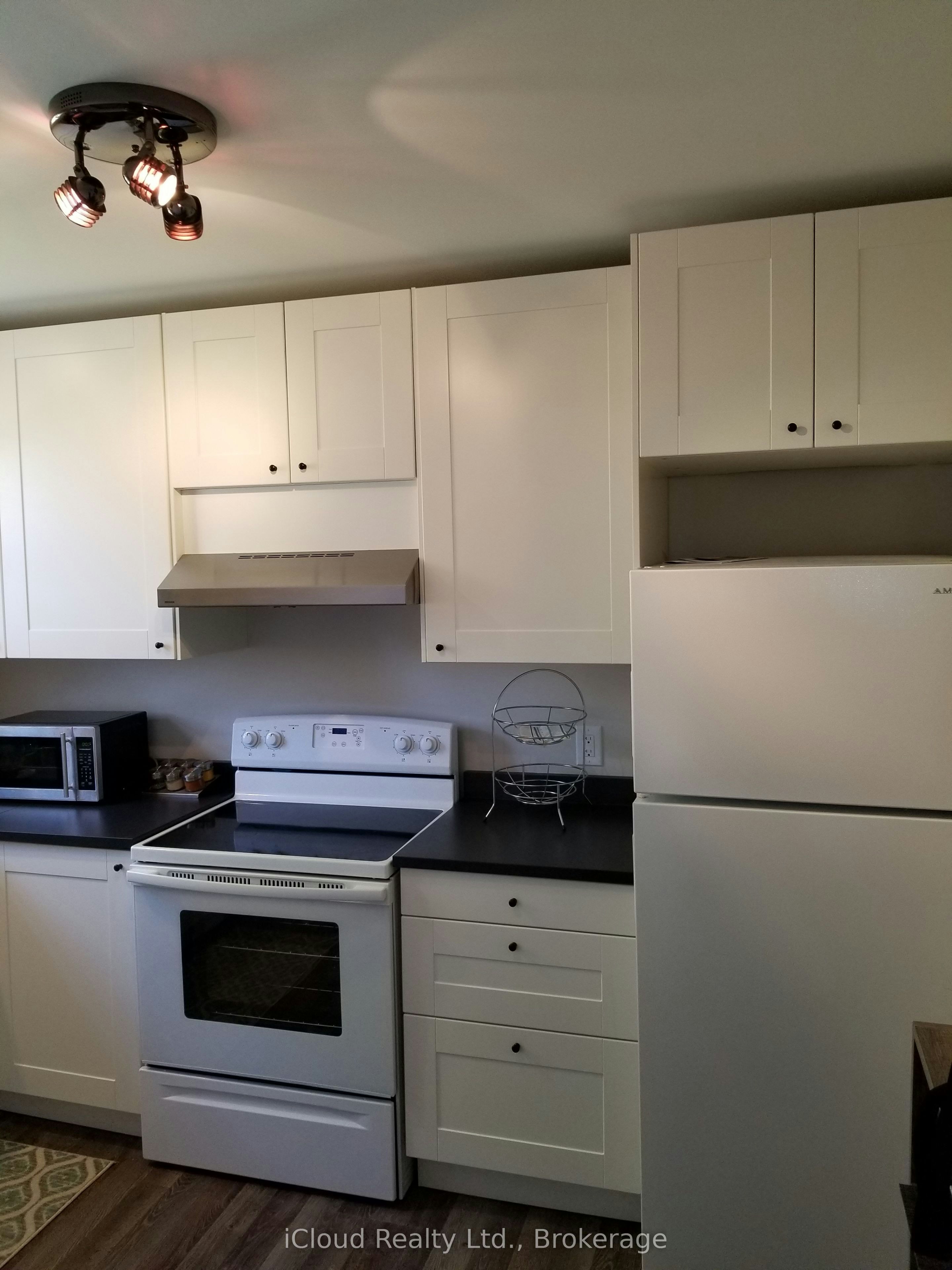 2C-795 Lakeshore Road E, Mississauga, ON, L5E 1C8 - 3