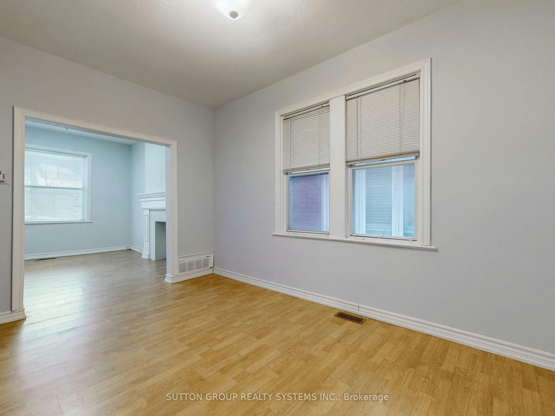 35 Day Avenue, Toronto, ON, M6E 3V7 - 4