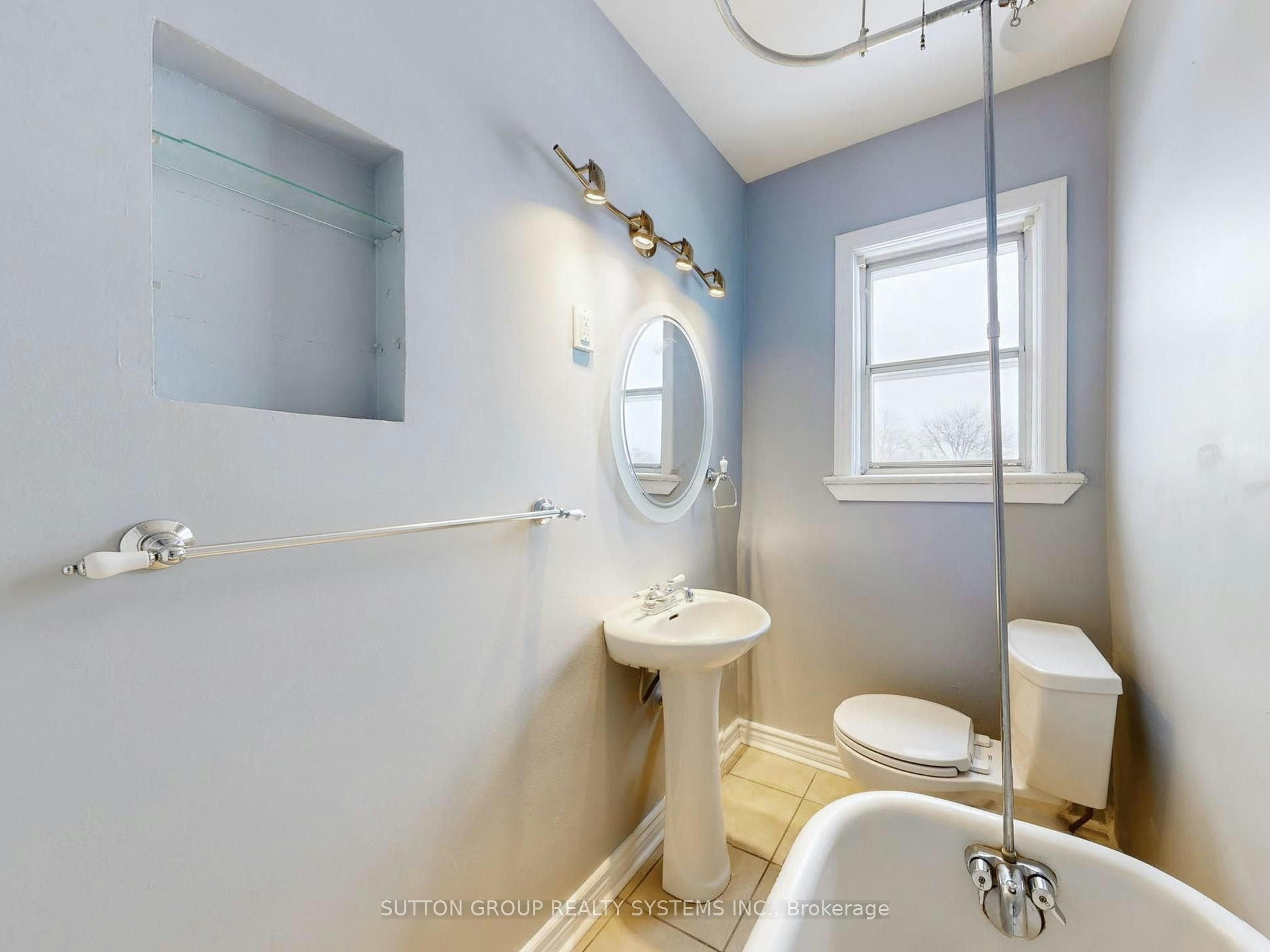 35 Day Avenue, Toronto, ON, M6E 3V7 - 12