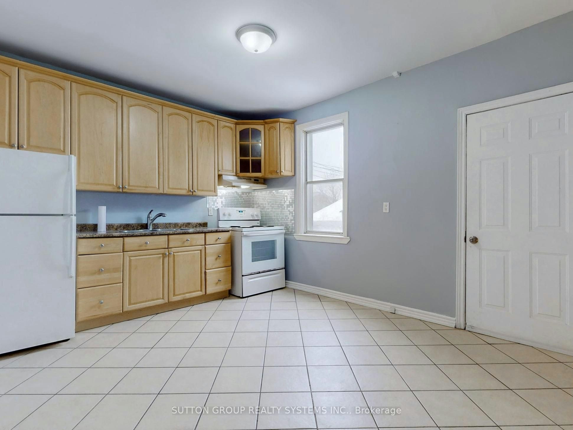 35 Day Avenue, Toronto, ON, M6E 3V7 - 5