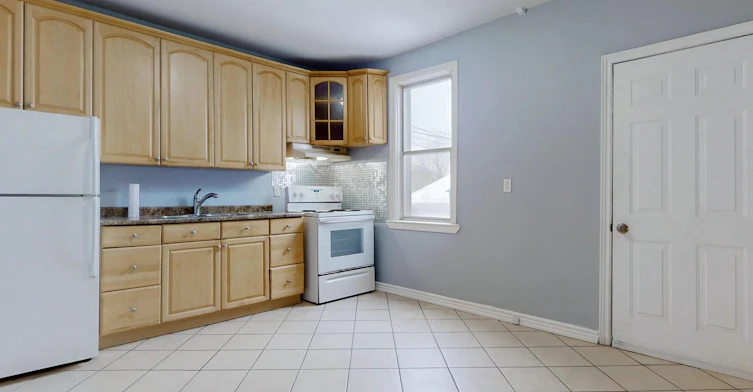 35 Day Avenue, Toronto, ON, M6E 3V7 - 5