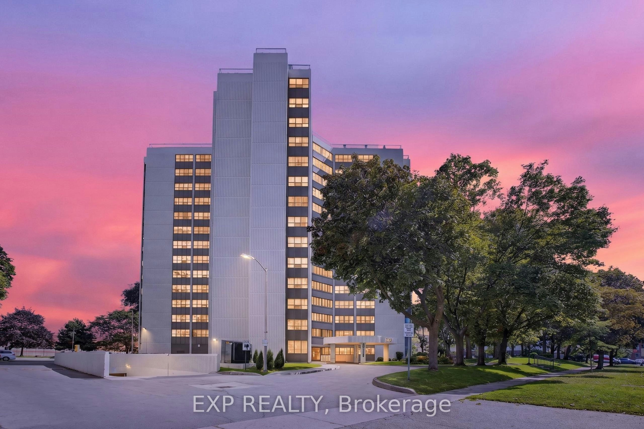 808-2323 Confederation Parkway, Mississauga, ON, L5B 1R6