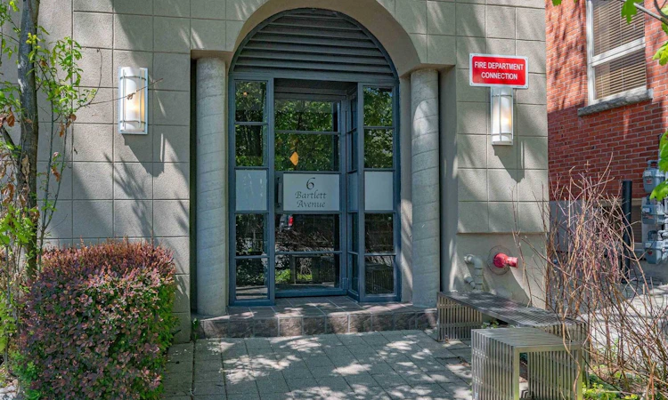 5-6 Bartlett Avenue W