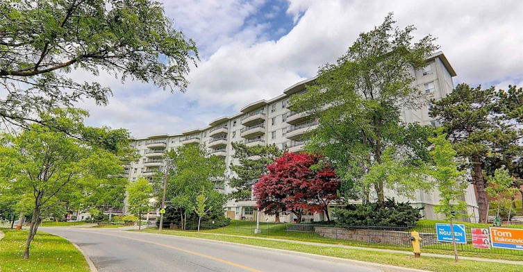 411-80 Grandravine Drive, Toronto, ON, M3J 1B2 - 2