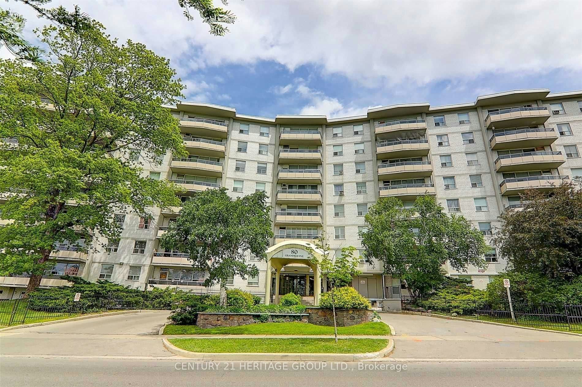 411-80 Grandravine Drive, Toronto, ON, M3J 1B2
